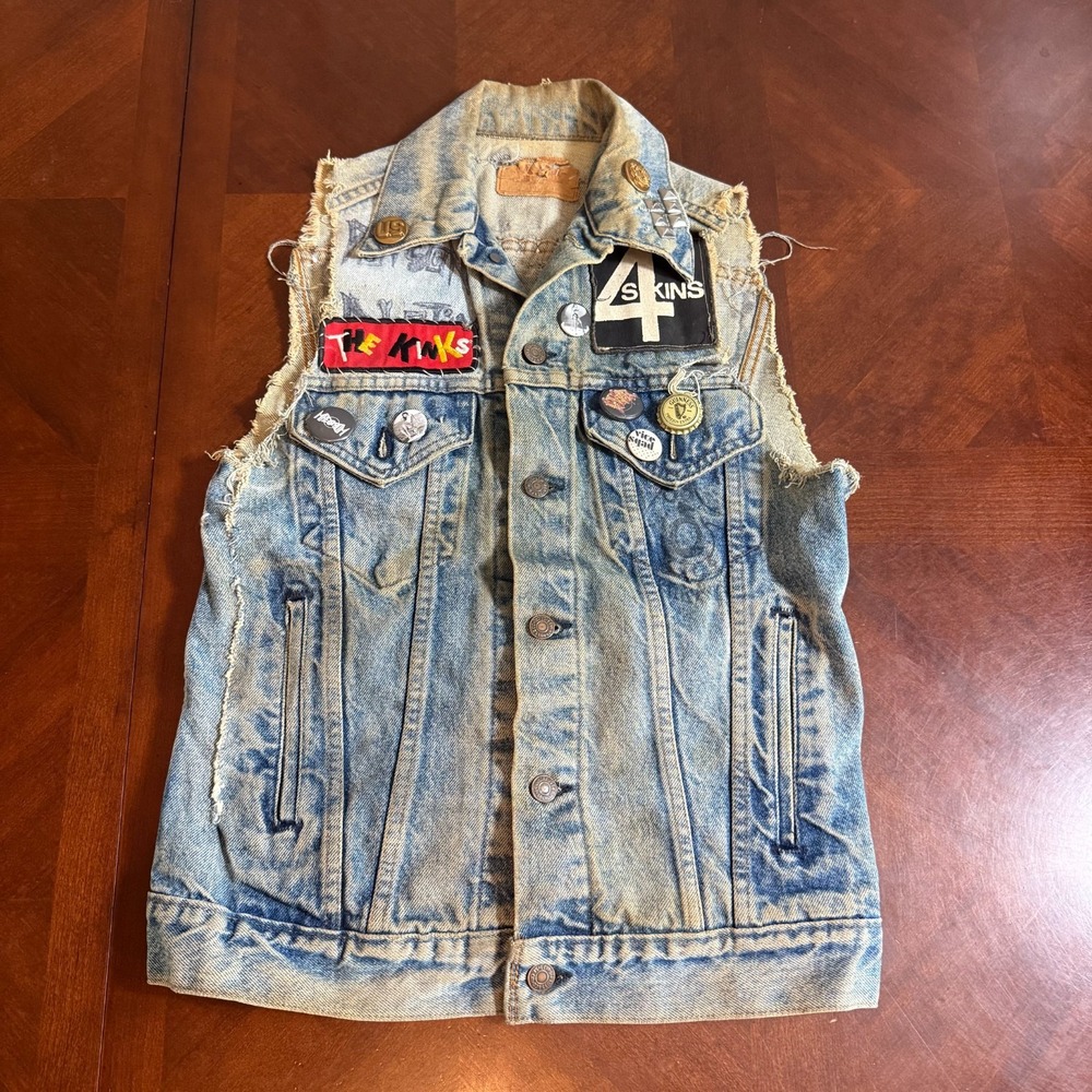 vtg 70s-80s Levi's punk studded denim vest band patches pins 4-Skins Kinks GBH